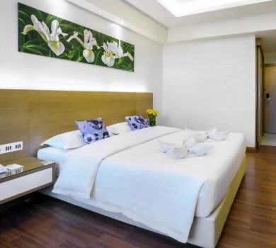 Rooms and Suites
