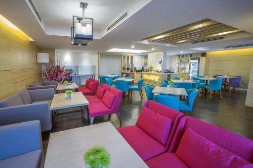 14-ExecSLounge