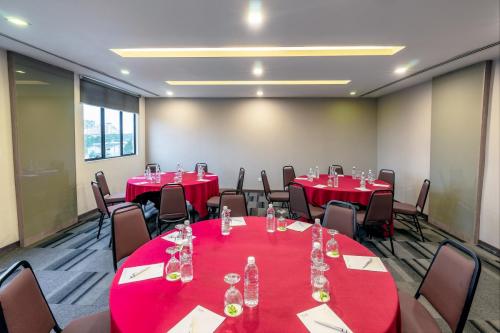 1_Seminar_Crystal Hall 1