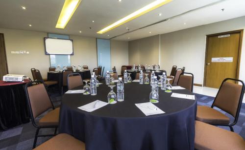 2-Round Table Setup