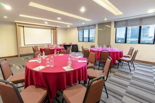 2_Seminar_Crystal Hall 1